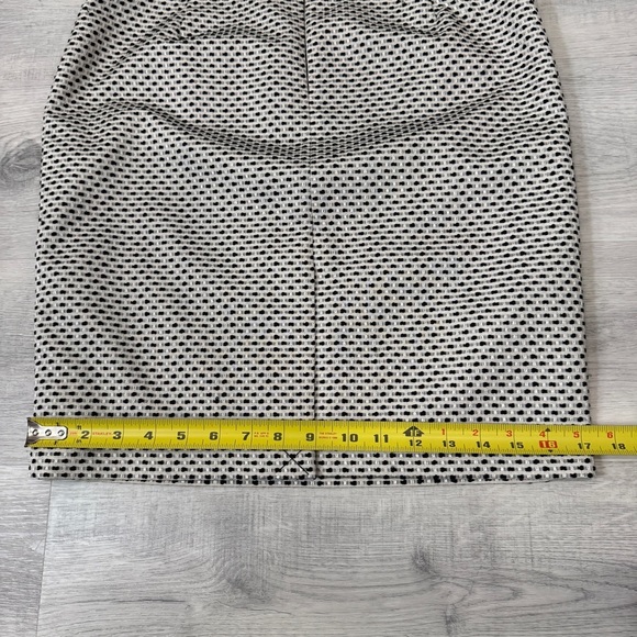 Calvin Klein Pencil Skirt with Black and White Geometric Design Size 6P - Picture 14 of 17